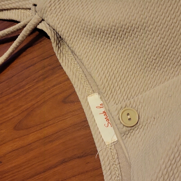 Crop top shirt by Sarah la - Picture 2 of 5